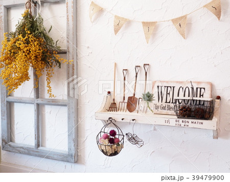 漆喰壁にナチュラルインテリア雑貨 39479900