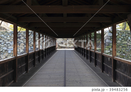 高松城二ノ丸から本丸へとつながる鞘橋 高松城二ノ丸から本丸へとつながる鞘橋 39483256