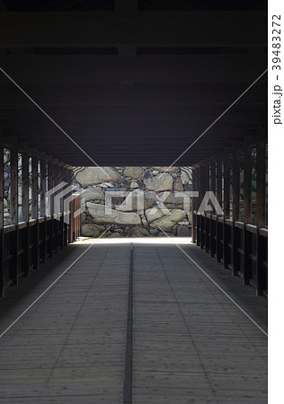 高松城二ノ丸から本丸へとつながる鞘橋 39483272