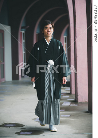 Montsuki-hakama 39483327