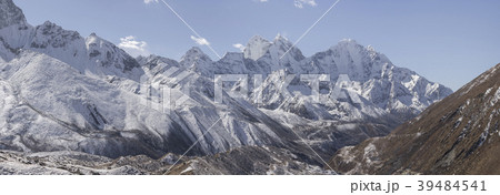 Pheriche valley and Himalaya peaks 39484541
