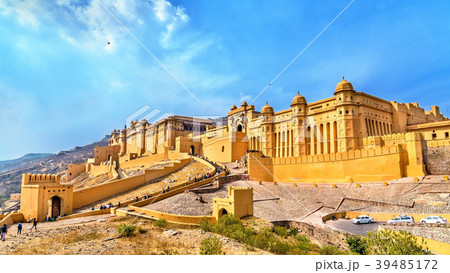 View of Amer Fort in Jaipur. A major tourist 39485172