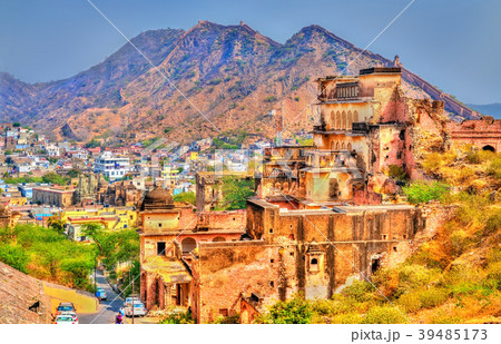 Ancient ruins near Amer Fort in Jaipur. Rajasthan Ancient ruins near Amer Fort in Jaipur. Rajasthan 39485173