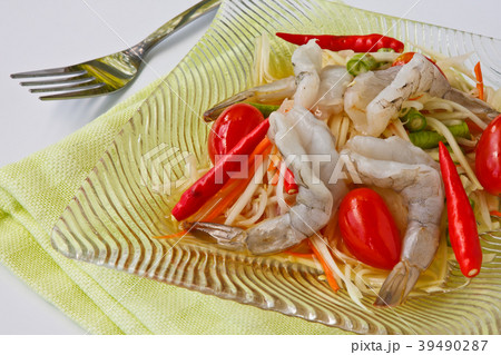 Thai food, green papaya salad  with rare shrimp. 39490287