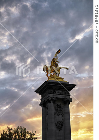 夕暮れのアレクサンドル3世橋 夕暮れのアレクサンドル3世橋 39491331