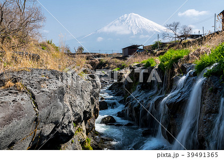 精進川の滝と富士山 精進川の滝と富士山 39491365