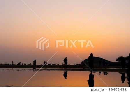 父母が浜の夕陽 39492438