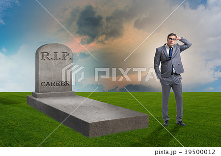 Businessman employee mourning his unsuccessul Businessman employee mourning his unsuccessul 39500012