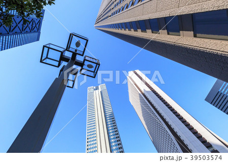 都市風景 新宿ビル群と青空 都市風景 新宿ビル群と青空 39503574