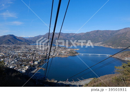 河口湖天上山公園 カチカチ山ロープウェイから見た河口湖 河口湖天上山公園 カチカチ山ロープウェイから見た河口湖 39503931