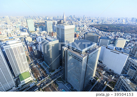 都市風景 新宿ビル群を見下ろすの写真素材