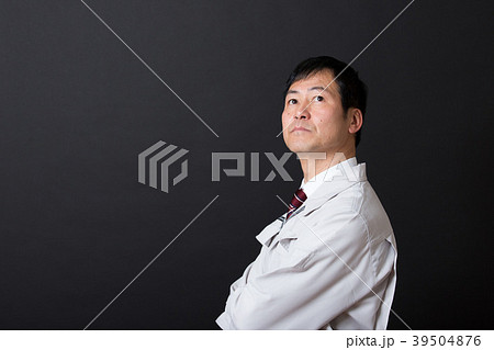 ミドル男性（作業着） 39504876