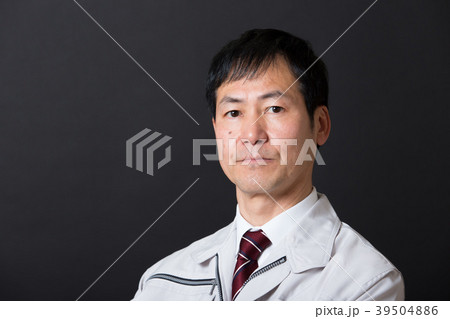 ミドル男性（作業着） 39504886