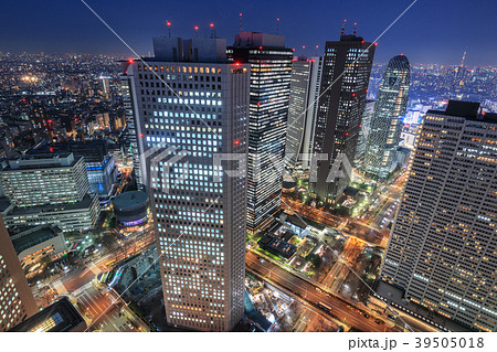 都市風景 新宿ビル群の夜景の写真素材 都市風景 新宿ビル群の夜景の写真素材