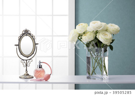 ブルーの壁の部屋 ブルーの壁の部屋 39505285