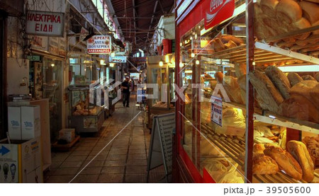 Greek portrait of everyday life in Thessaloniki 39505600