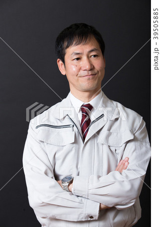 ミドル男性（作業着） 39505885
