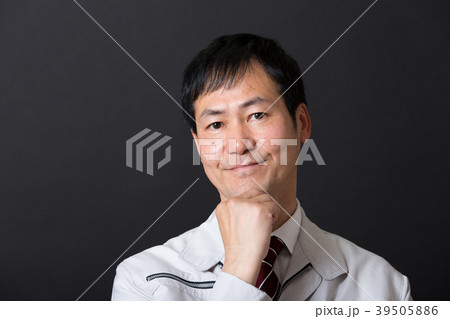 ミドル男性（作業着） 39505886