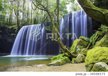 熊本県小国町の美しすぎる鍋ヶ滝 39506575