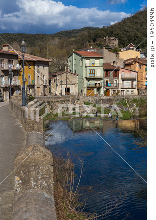 Beautiful old stone houses in Spain 39508996