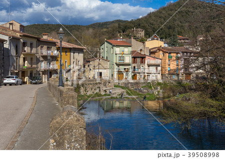 Beautiful old stone houses in Spain 39508998
