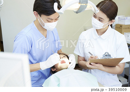 歯医者の治療 39510009