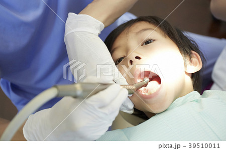歯医者の治療 39510011