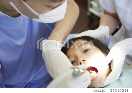 歯医者の治療 歯医者の治療 39510013