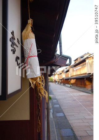金沢ひがし茶屋街　商売繁盛イメージ素材 39510747