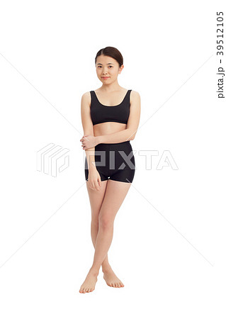 女性ポートレート（背景抜き素材） 39512105