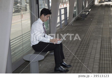 ビジネスマン 男性 男 39513123