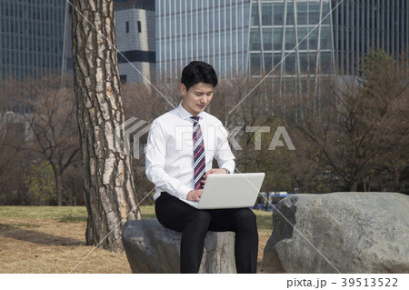 ビジネスマン 韓国人 都市 39513522