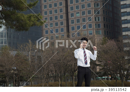 ビジネスマン 韓国人 都市 39513542