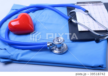 Medical stethoscope, patient medical history list 39518742