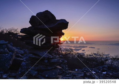 石塔 金烏山 河東郡 39520548