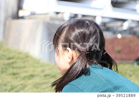 女の子の後ろ姿 女の子の後ろ姿 39521889