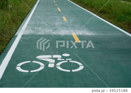 bike lane 39525186
