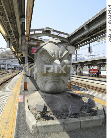 高尾駅の天狗の石像 高尾駅の天狗の石像 39526424