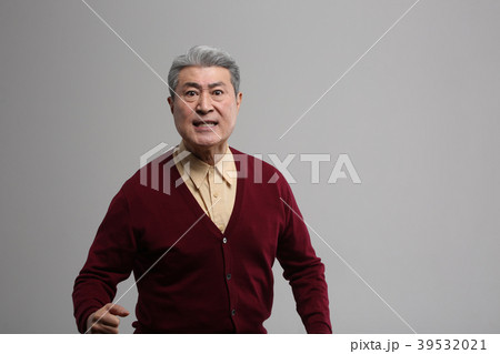 高齢者 老人 男 39532021