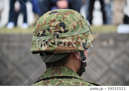 ヘルメットを被った自衛官の写真素材