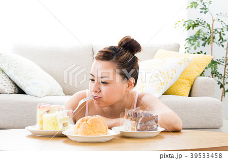 ダイエット 女性 39533458