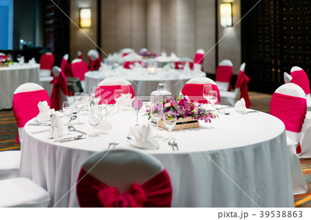 Wedding reception dinner table setting 39538863