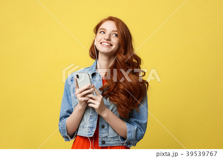 Lifestyle Concept: Beautiful young woman in 39539767