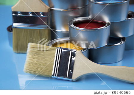 Paint brush, tin can and color guide samples. Paint brush, tin can and color guide samples. 39540666