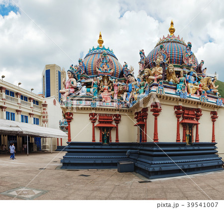 Sri Mariamman Hindu Temple in Chinatown, Singapore 39541007