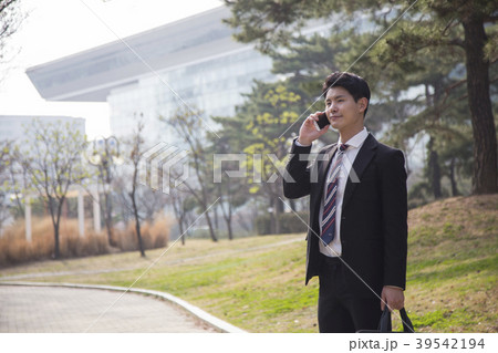 ビジネスマン 韓国人 青年 39542194