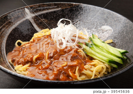 ジャージャー麺 39545636