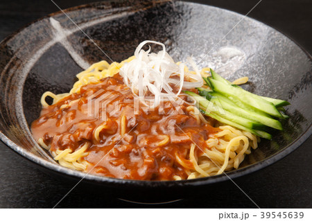 ジャージャー麺 39545639