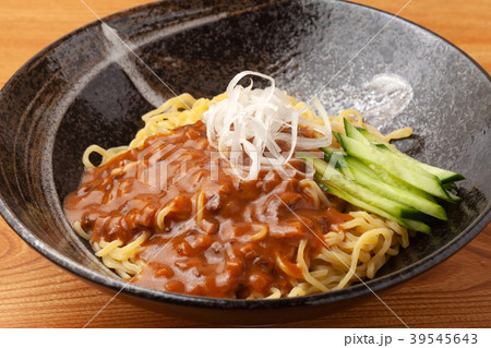 ジャージャー麺 39545643