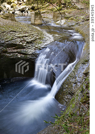 竜ケ壺　赤目四十八滝（三重県名張市） 39545945